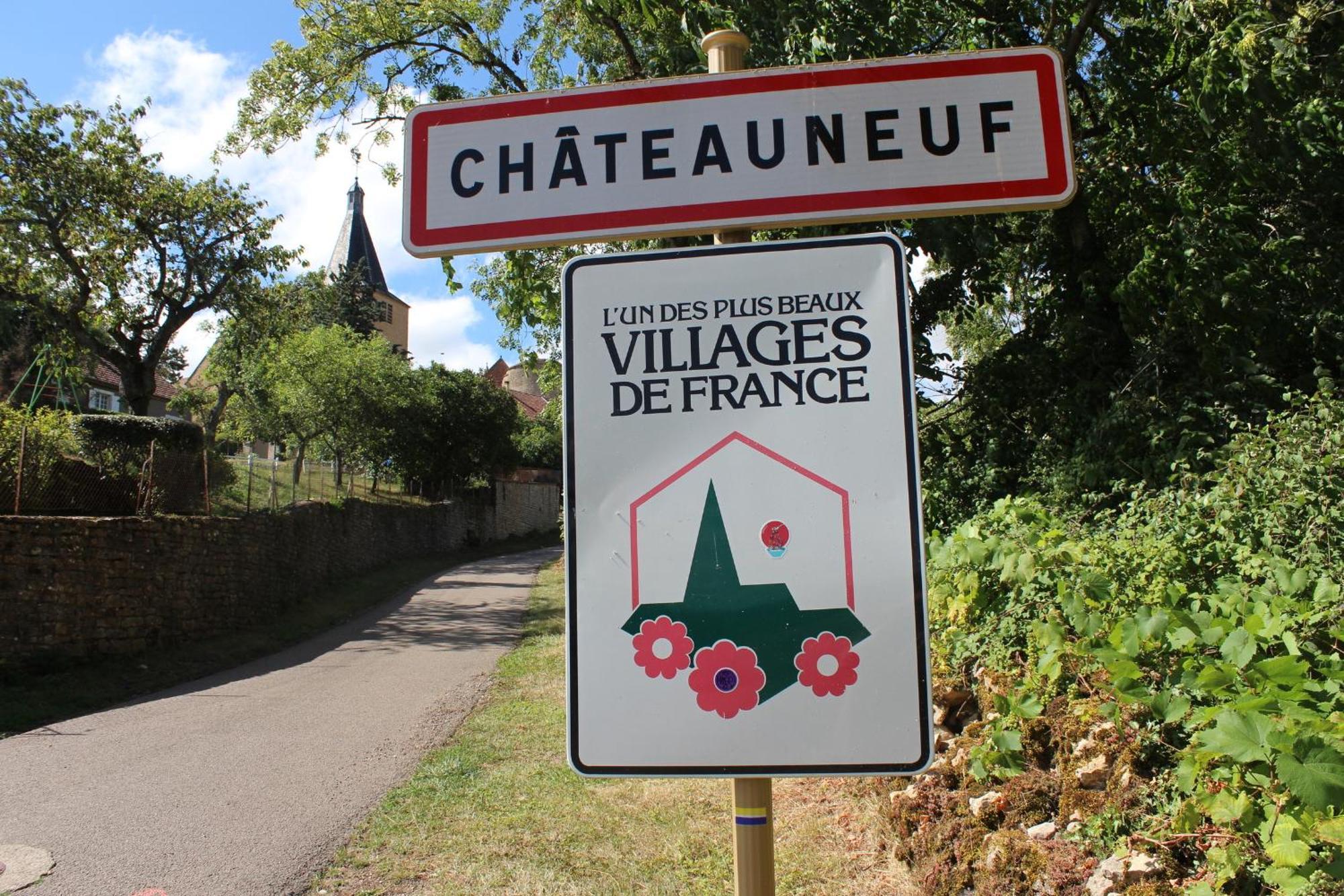 Chateauneuf Suites Esterno foto