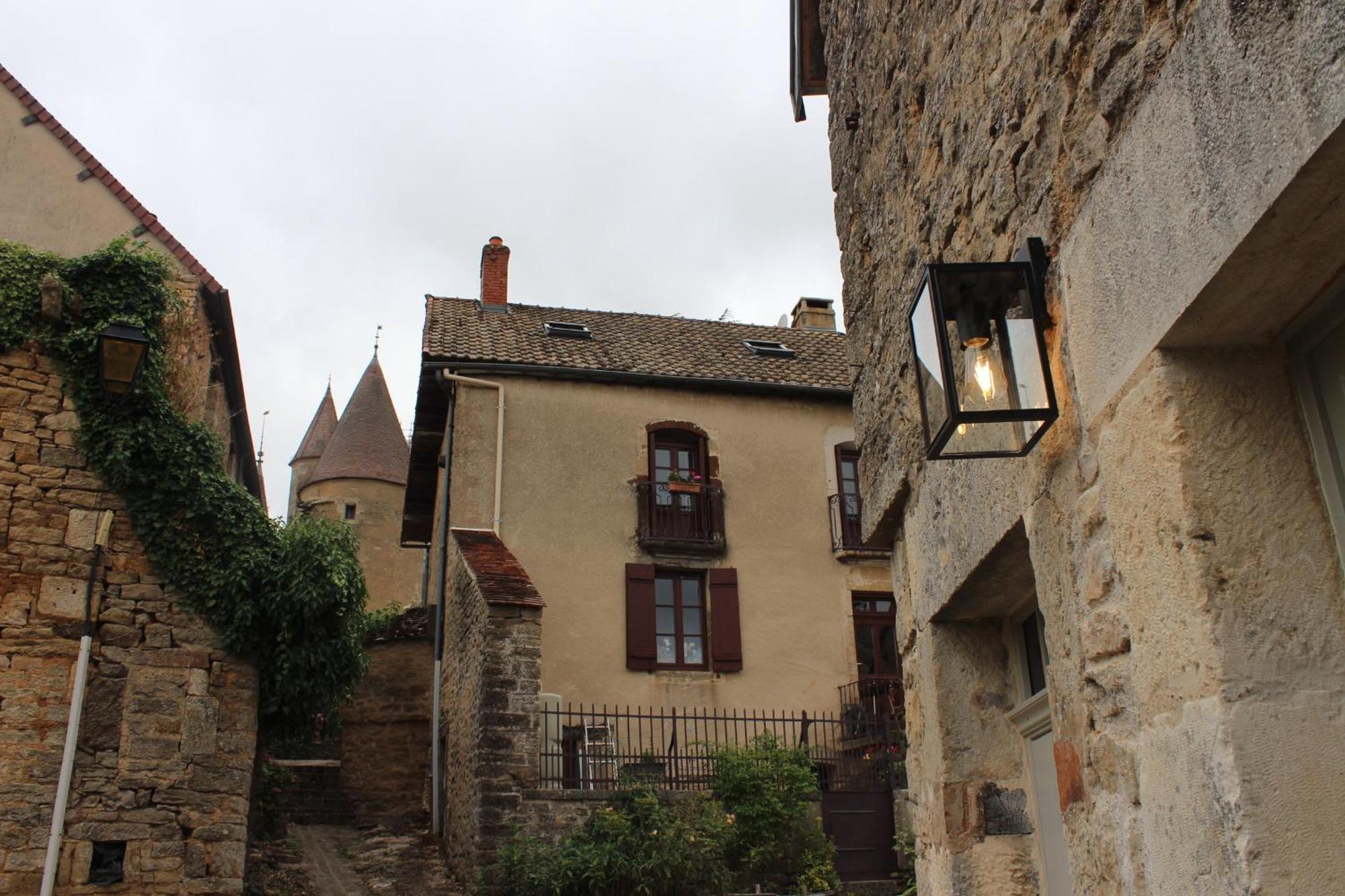 Chateauneuf Suites Esterno foto