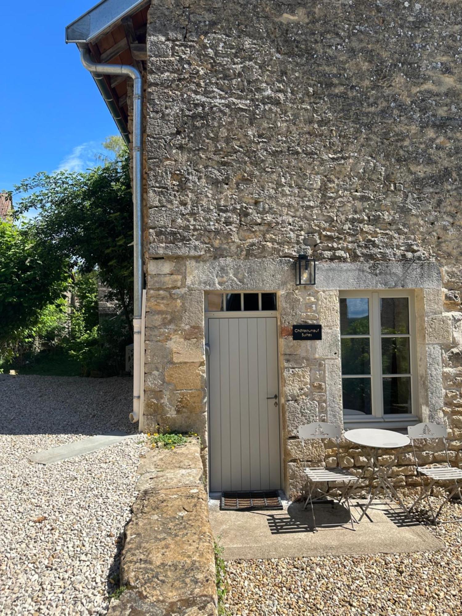 Chateauneuf Suites Esterno foto