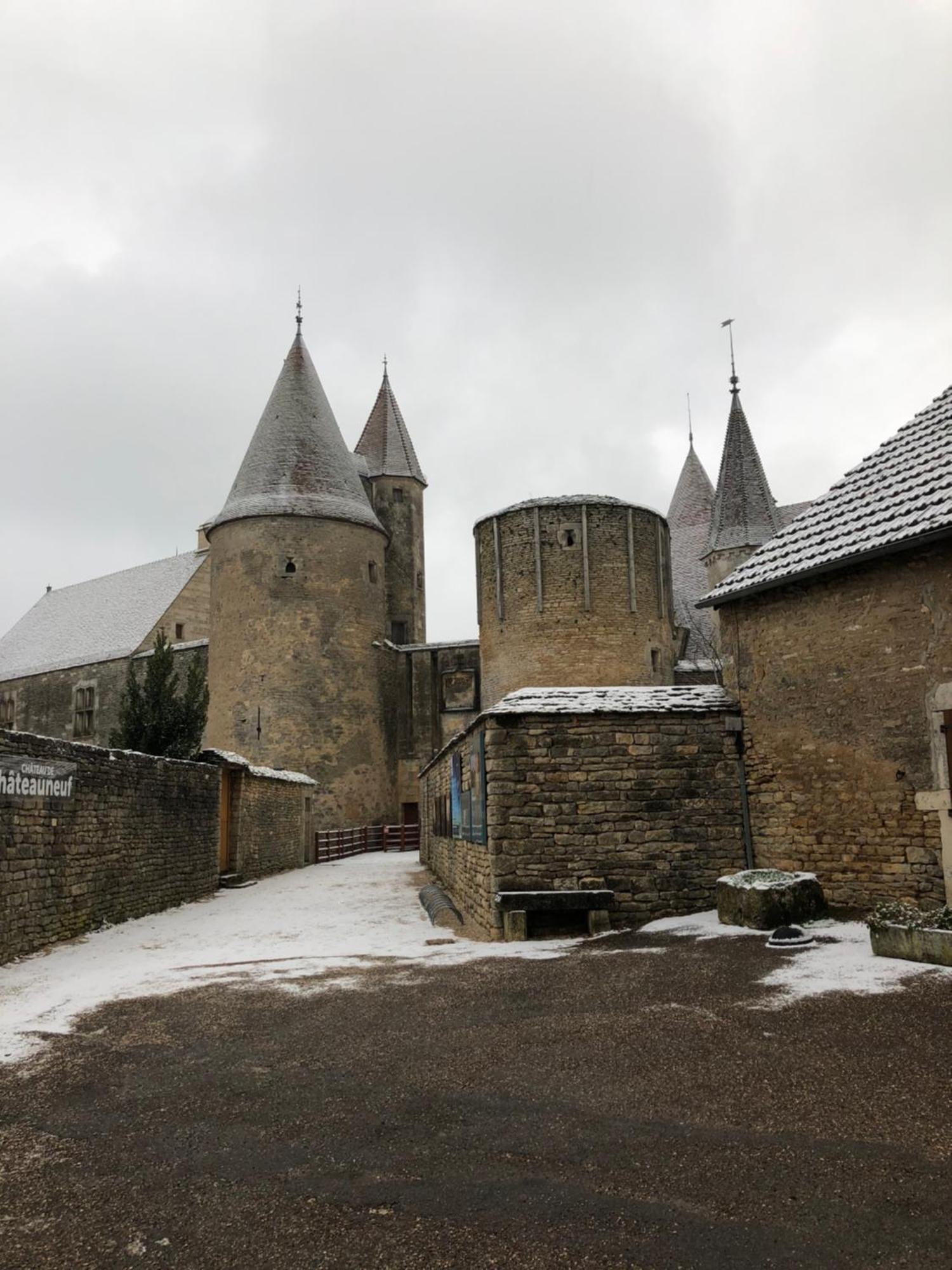 Chateauneuf Suites Esterno foto